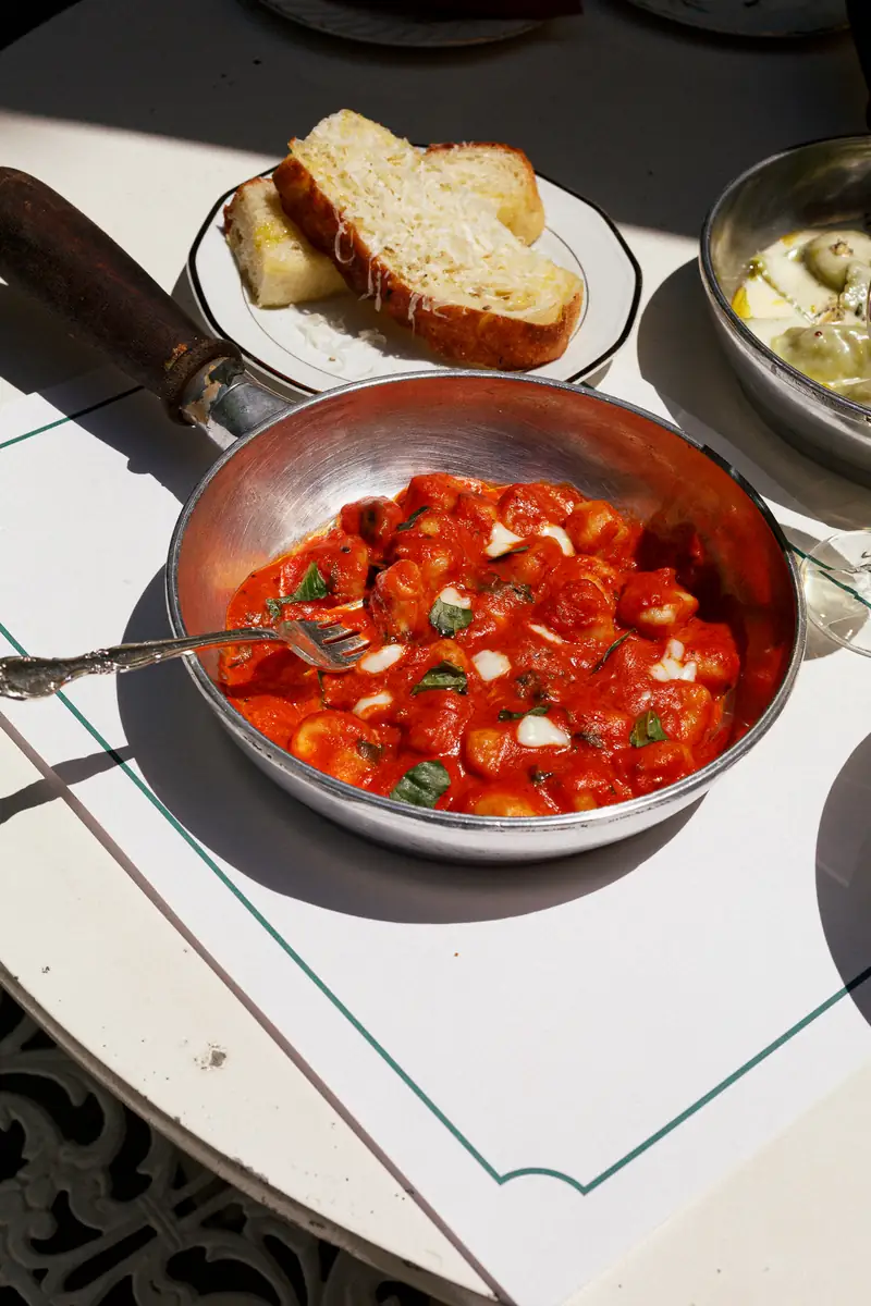 Gnocchi alla Sorrentina gratinados en salsa de tomate y mozzarella