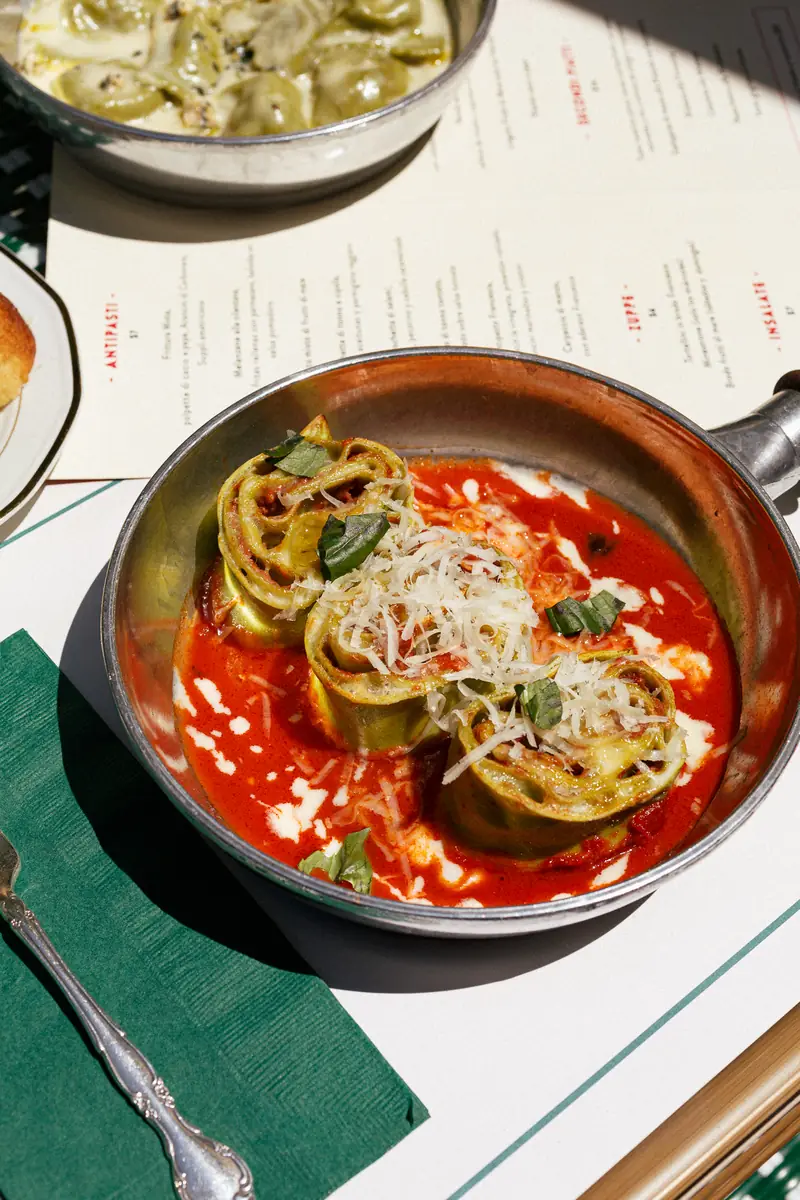 Rotolo de lasaña Bolognese al horno